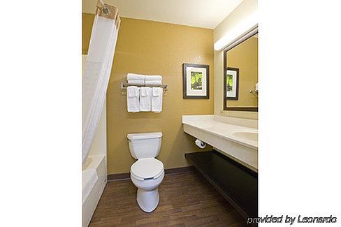 Extended America - - Hilltop Mall 2* Richmond